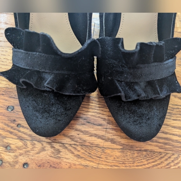 JustFabulous Velvet Chunky Heels - Picture 7 of 7